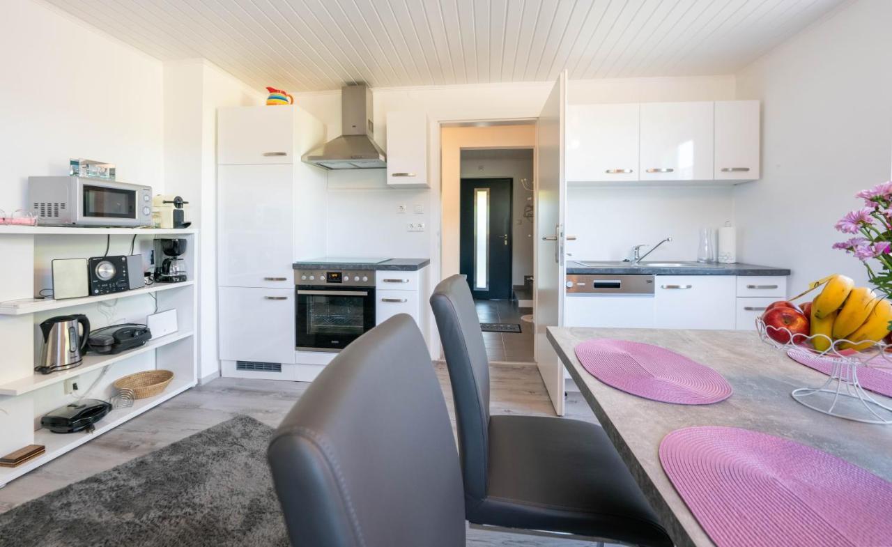 Ferienhaus Treissmann An Der Weinstrasse ロイトシャッハ エクステリア 写真