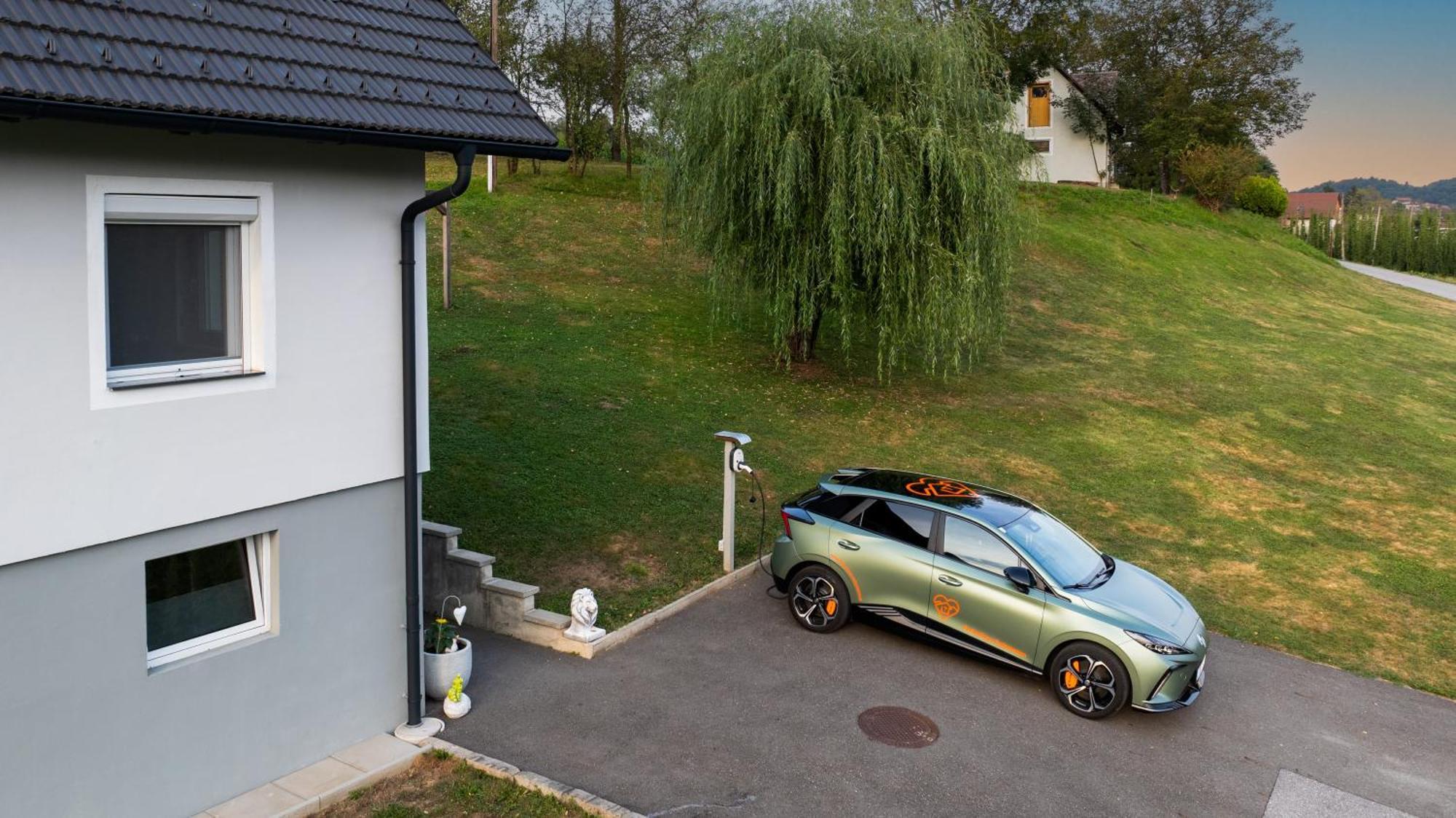 Ferienhaus Treissmann An Der Weinstrasse ロイトシャッハ エクステリア 写真