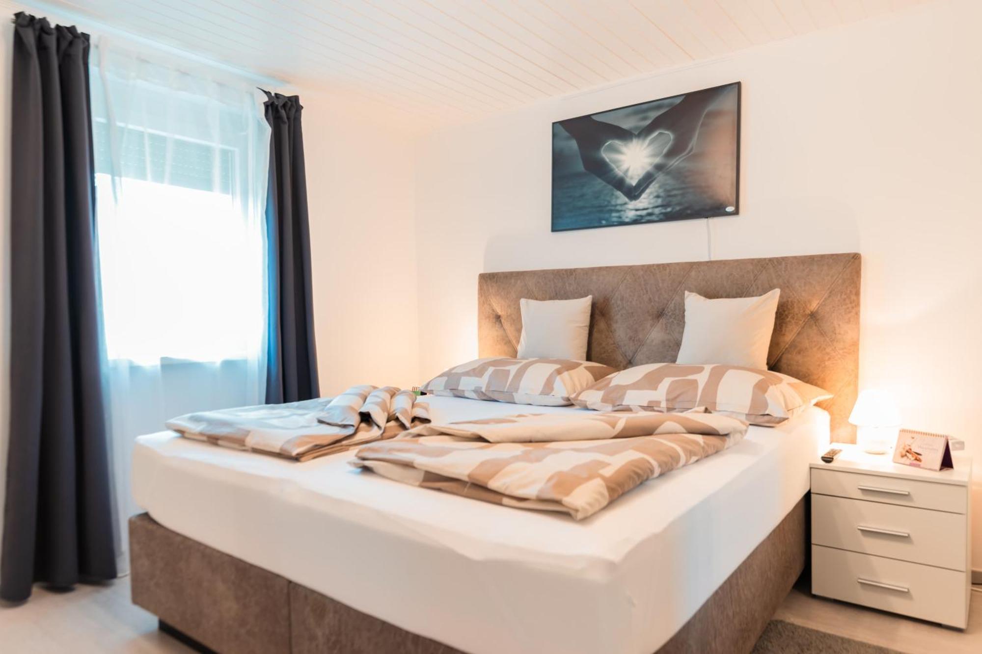 Ferienhaus Treissmann An Der Weinstrasse ロイトシャッハ エクステリア 写真